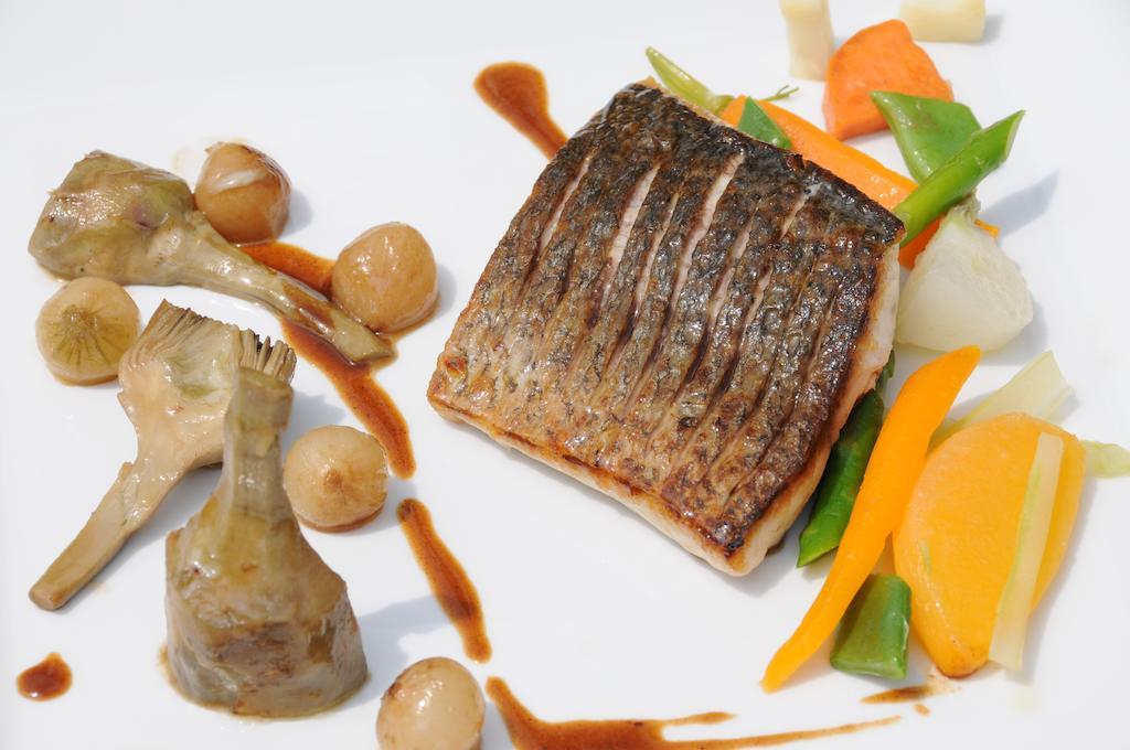 Logis Hotels Domaine Du Chatelard 狄拉克 外观 照片
